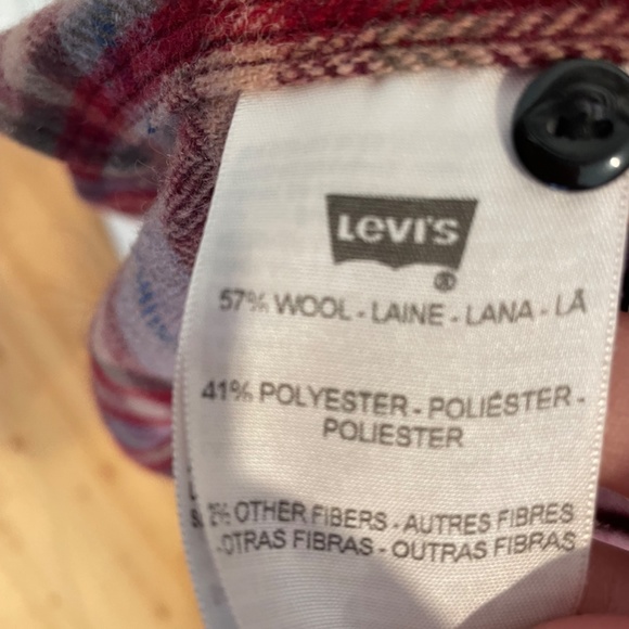Vintage Levi’s wool button up shirt size medium - Picture 3 of 3